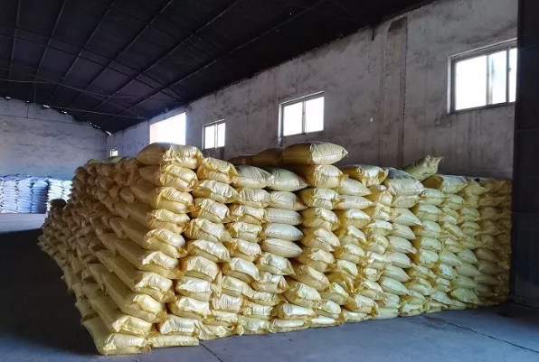 聚合氯化鋁成品倉(cāng)庫(kù)